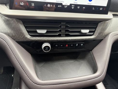 Used 2026 Ford Explorer Platinum w/ LUX Leather Package AWD/4WD image 42