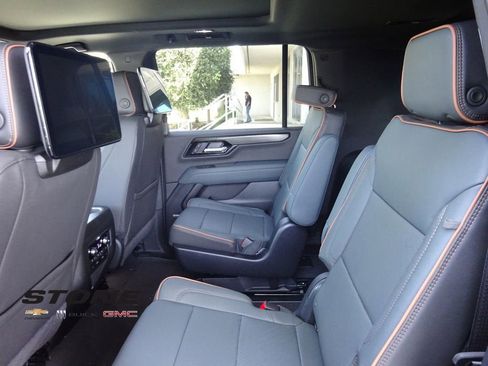 New 2026 GMC Yukon XL AT4 w/ AT4 Premium Plus Package AWD/4WD image 21