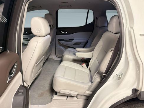 Used 2023 GMC Acadia SLT w/ Technology Package FWD image 15