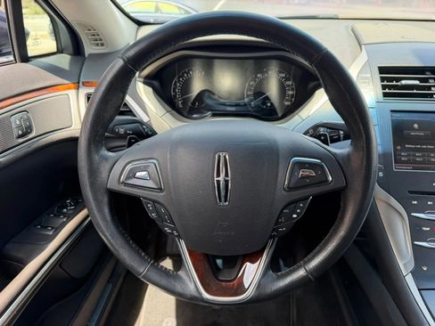 Used 2013 Lincoln MKZ FWD image 11