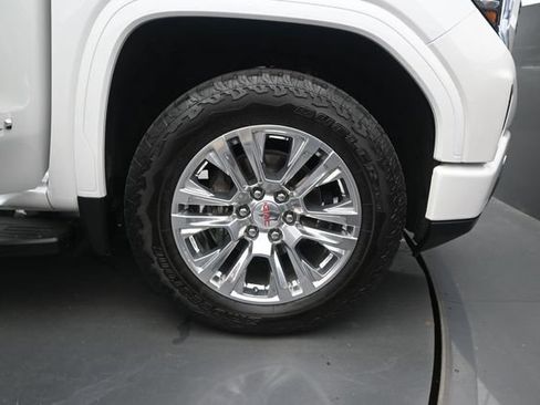 Used 2024 GMC Sierra 1500 Denali w/ Technology Package AWD/4WD image 18