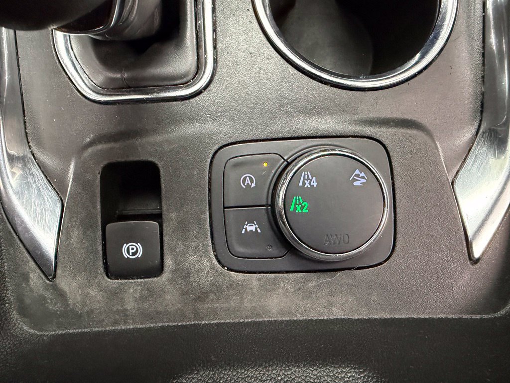 Used 2022 Chevrolet Traverse LS AWD/4WD image 30