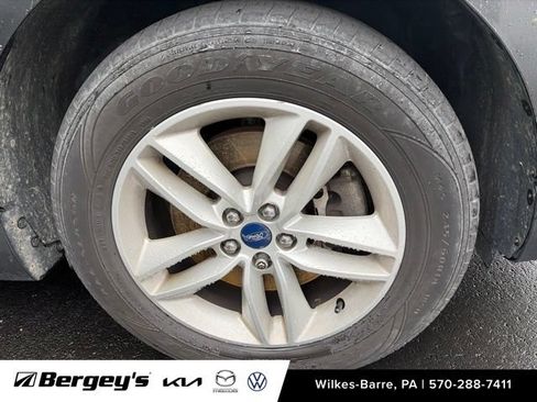 Used 2017 Ford Edge SEL w/ Equipment Group 201A AWD/4WD image 9