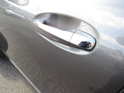 Used 2025 Mercedes-Benz GLB 35 AMG 4MATIC image 27