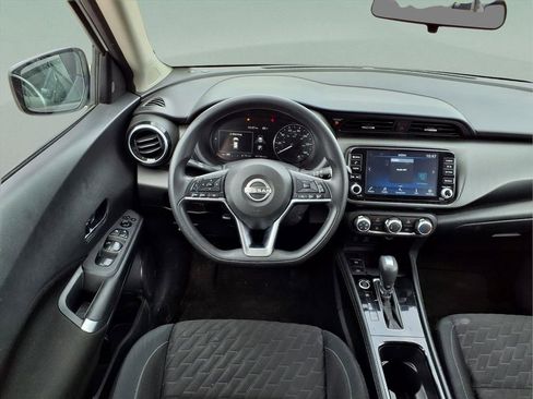 Used 2023 Nissan Kicks SV FWD image 9