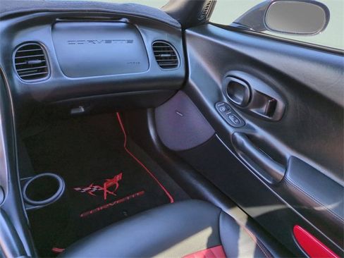 Used 2003 Chevrolet Corvette Convertible w/ Preferred Equipment Group1 image 16