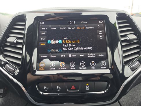 Used 2019 Jeep Cherokee Limited w/ Luxury Group AWD/4WD image 27