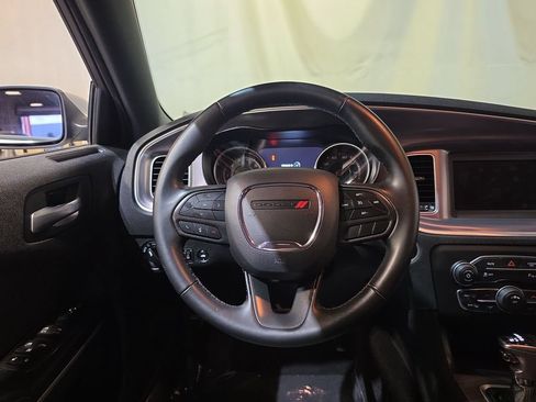 Used 2020 Dodge Charger SXT RWD image 11