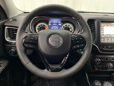 Used 2023 Jeep Cherokee Altitude Lux w/ Mopar Interior Package AWD/4WD image 14
