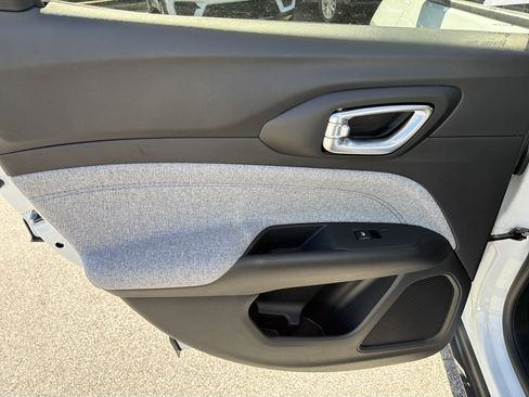 New 2026 Jeep Compass Latitude image 23