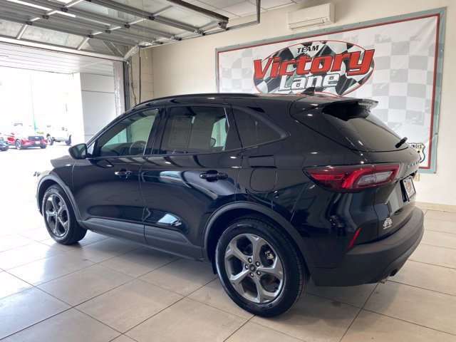Used 2025 Ford Escape ST-Line FWD image 8