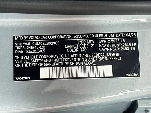 Used 2025 Volvo XC40 B5 Ultra w/ Protection Package image 30