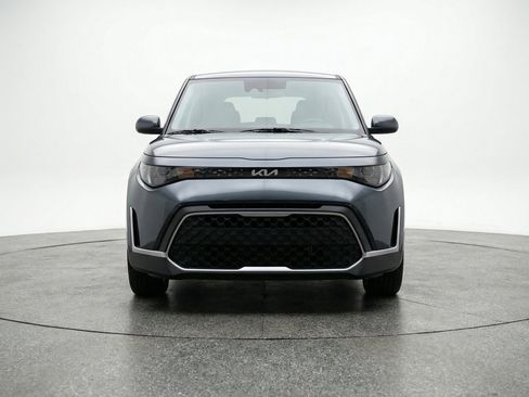 Used 2025 Kia Soul LX w/ LX Technology Package FWD image 2
