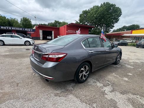 Used 2017 Honda Accord LX image 4