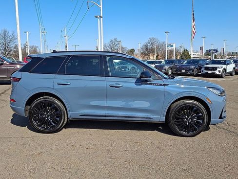 Used 2025 Lincoln Corsair AWD w/ Equipment Group 101A image 7