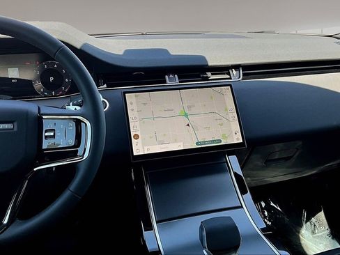 Certified 2026 Land Rover Range Rover Evoque S AWD/4WD image 9