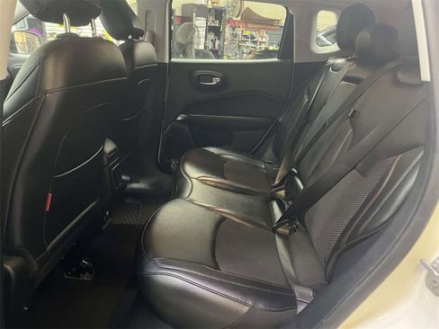 Used 2021 Jeep Compass Trailhawk image 11