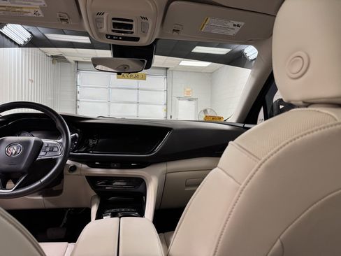 Used 2023 Buick Envision Avenir image 25