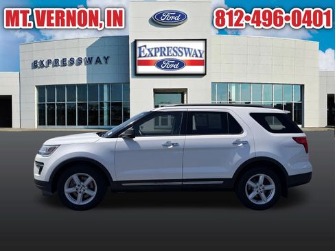 Used 2018 Ford Explorer XLT FWD image 9