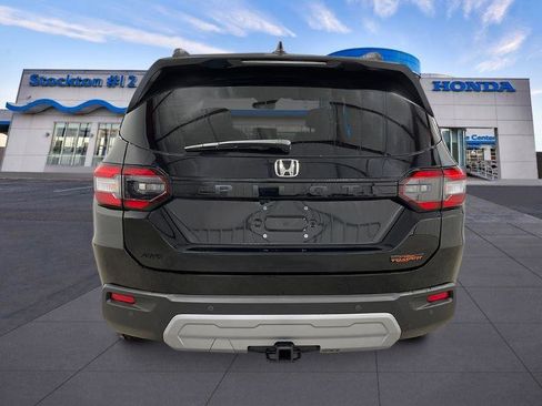 New 2025 Honda Pilot TrailSport image 4