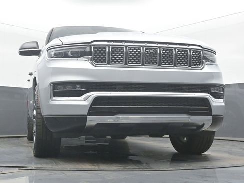 Used 2023 Jeep Grand Wagoneer Series III image 55