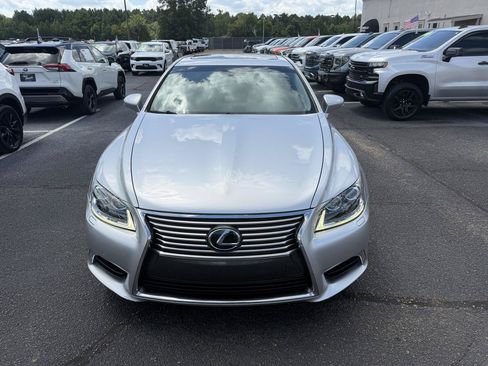 Used 2017 Lexus LS 460 w/ Comfort Package RWD image 10