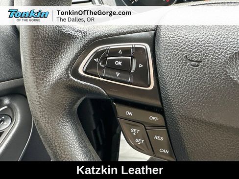 Used 2017 Ford Escape SE AWD/4WD image 19