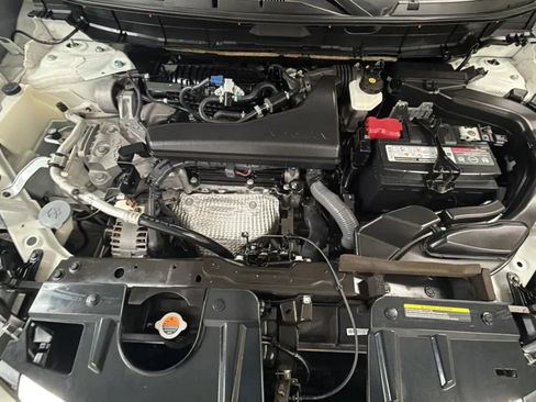 Used 2020 Nissan Rogue SV FWD image 21