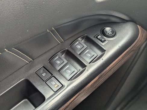 Used 2022 GMC Canyon Denali w/ Denali Black Edition Package image 21