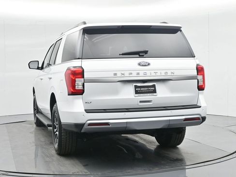 Certified 2024 Ford Expedition XLT RWD image 36