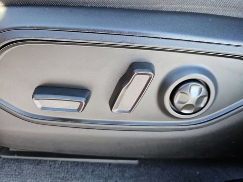 Used 2023 Jeep Grand Cherokee L Limited image 29