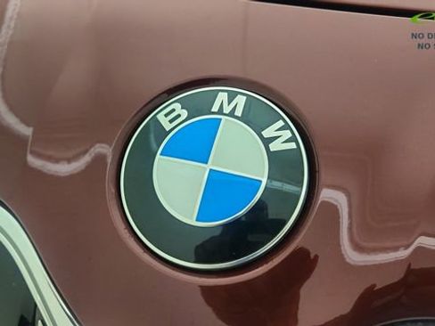 Used 2026 BMW 740i RWD image 16