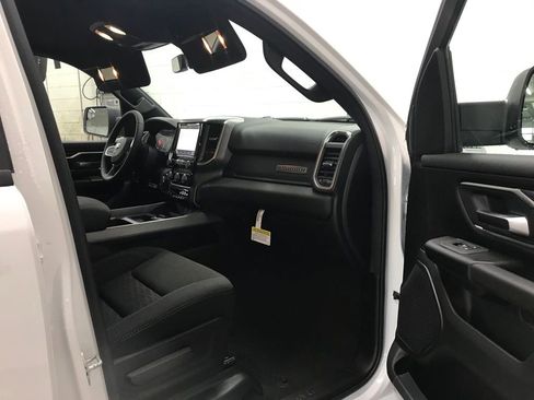 New 2026 RAM 1500 4x4 Crew Cab image 39