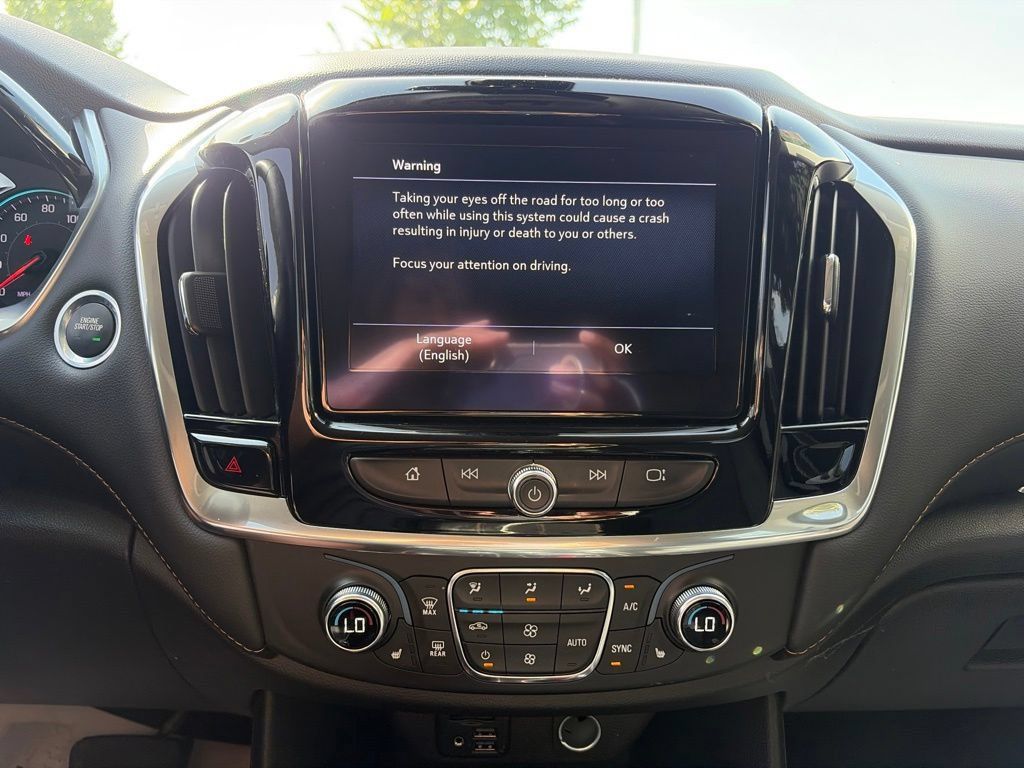 Used 2021 Chevrolet Traverse LT w/ LT Premium Package AWD/4WD image 11