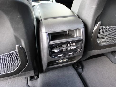 Used 2023 Jeep Grand Cherokee Laredo AWD/4WD image 33