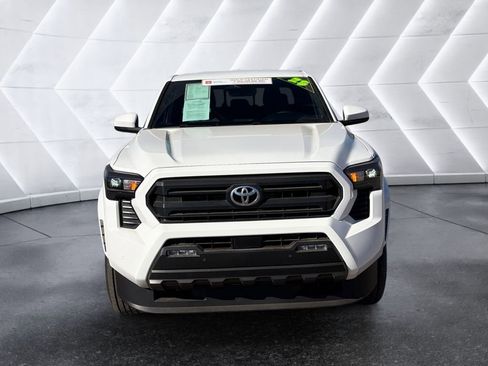 Used 2025 Toyota Tacoma SR5 image 2