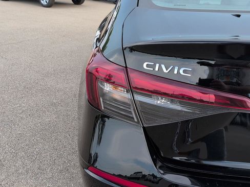 Used 2025 Honda Civic Sport image 5