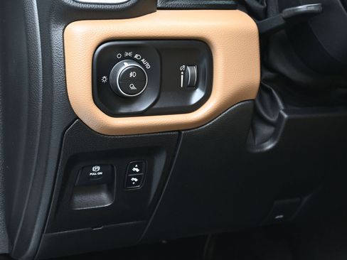 Used 2020 RAM 1500 Lone Star image 22