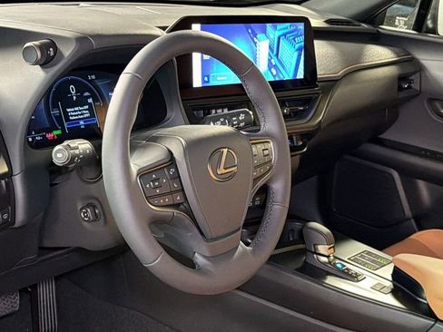 New 2026 Lexus UX 300h AWD image 17