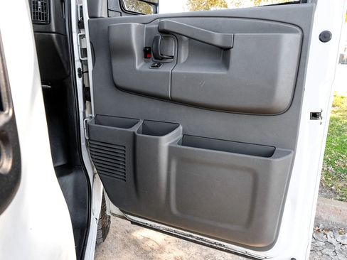 Used 2019 Chevrolet Express 2500 w/ Driver Convenience Package image 41