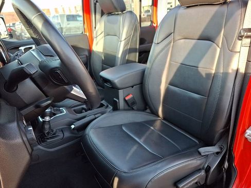 Used 2023 Jeep Wrangler Altitude image 17