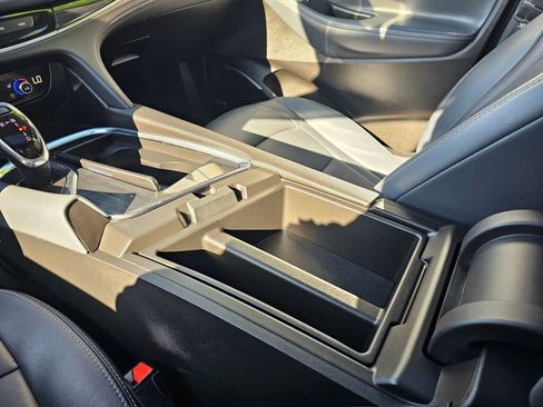 Used 2021 Buick Enclave Premium image 41