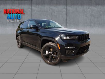 Used 2023 Jeep Grand Cherokee Limited w/ Black Appearance Package