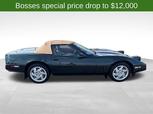 Used 1990 Chevrolet Corvette Convertible RWD image 2