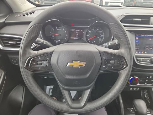 Used 2023 Chevrolet TrailBlazer LT AWD/4WD image 17