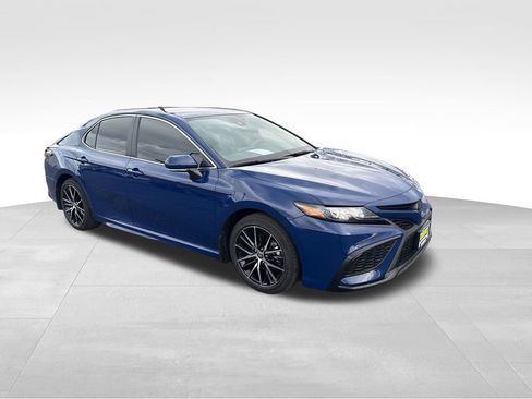 Used 2024 Toyota Camry SE image 8