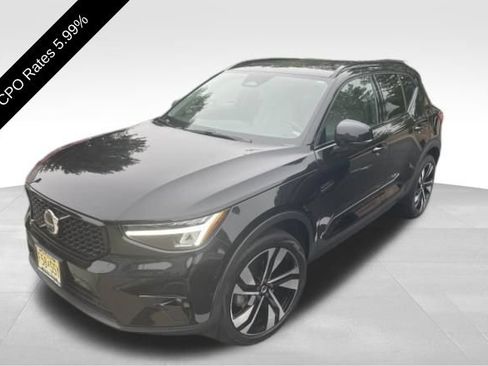 Used 2024 Volvo XC40 B5 Plus w/ Protection Package Premier AWD/4WD image 1