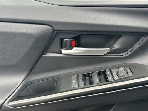 New 2026 Subaru Solterra AWD/4WD image 8