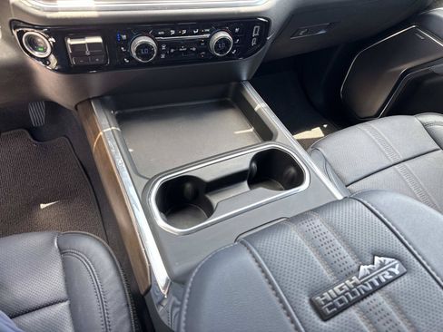 Used 2025 Chevrolet Silverado 2500 High Country w/ High Country Premium Package AWD/4WD image 25