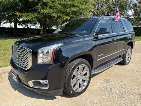Used 2017 GMC Yukon Denali w/ Open Road Package AWD/4WD image 4